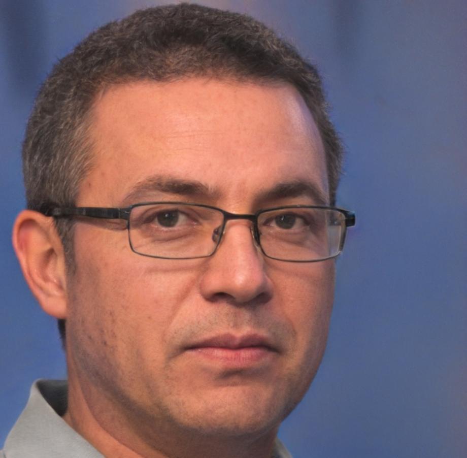 Conseiller financier expérimenté lors d'une session de formation